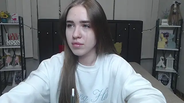 LauraHlot online show from 09.30.25