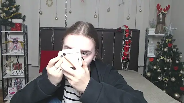 LauraHlot online show from 12.15.25