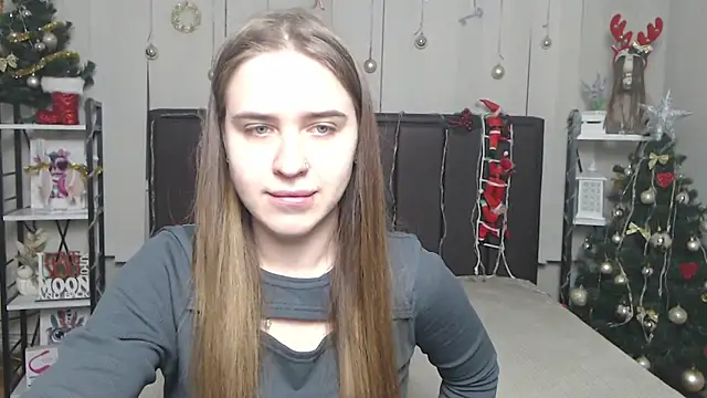 LauraHlot online show from 12.20.25