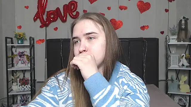 LauraHlot online show from 02.20.26