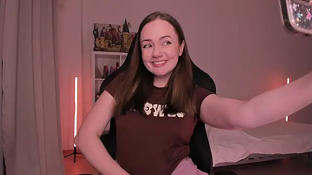 Snapshot of WalkingGirl chatting on 02.07.25 WalkingGirl online show from 02.07.25