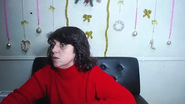 LuciaMii online show from 12.27.24