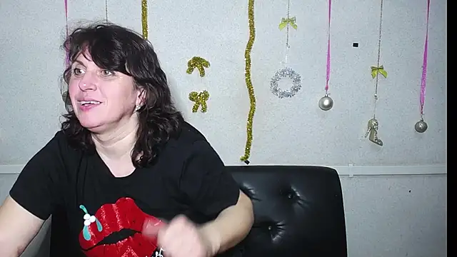 LuciaMii online show from 01.15.25