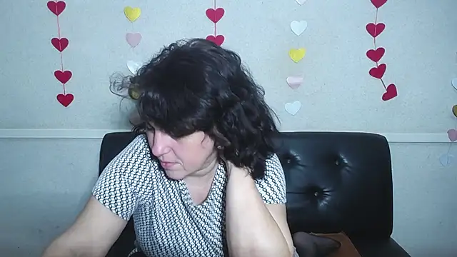 LuciaMii online show from 01.27.25