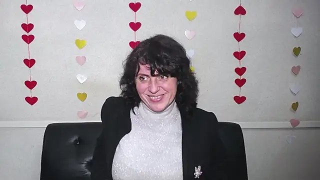 LuciaMii online show from 01.30.25