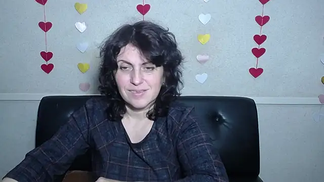 LuciaMii online show from 02.05.25