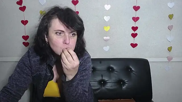 LuciaMii online show from 02.09.25