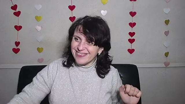 LuciaMii online show from 02.11.25