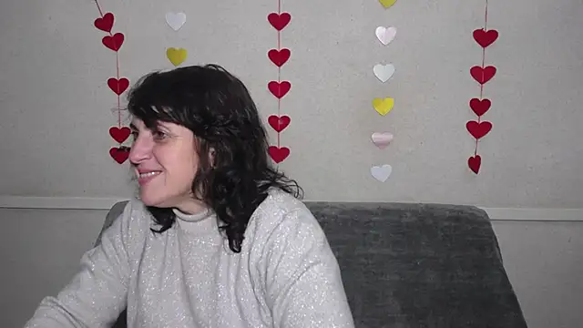 LuciaMii online show from 02.13.25