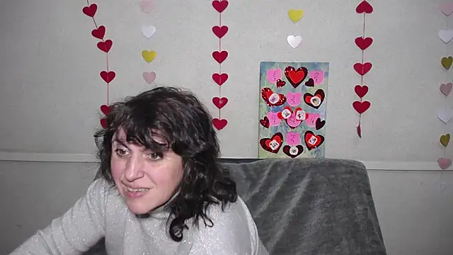 LuciaMii online show from 02.13.25