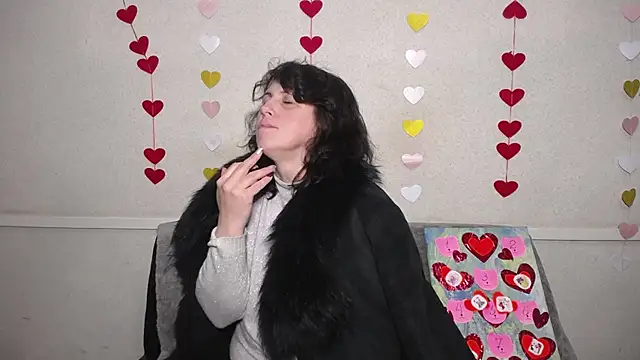 LuciaMii online show from 02.14.25