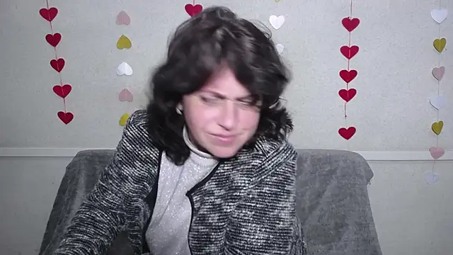 LuciaMii online show from 02.20.25