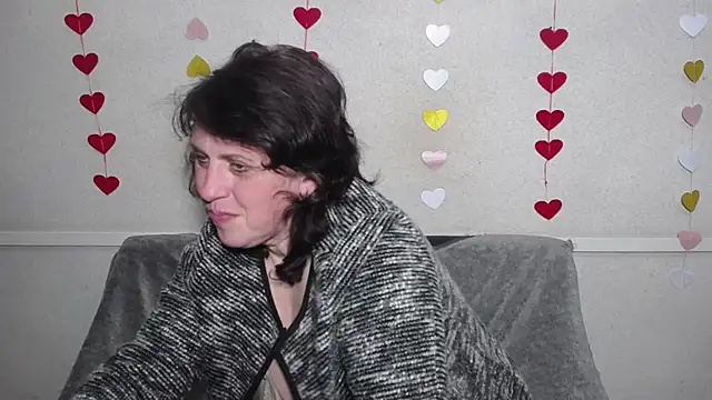 LuciaMii online show from 02.20.25