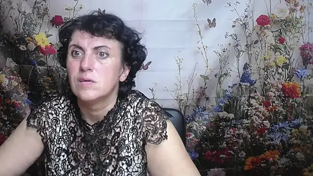 LuciaMii online show from 09.17.25