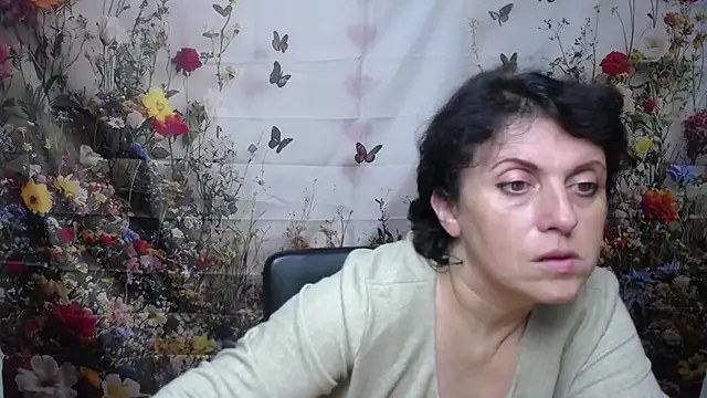 LuciaMii online show from 10.07.25