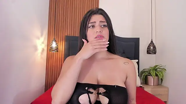 SARA STONE17 online show from 12.26.24