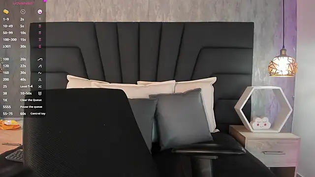 SARA STONE17 online show from 01.08.25