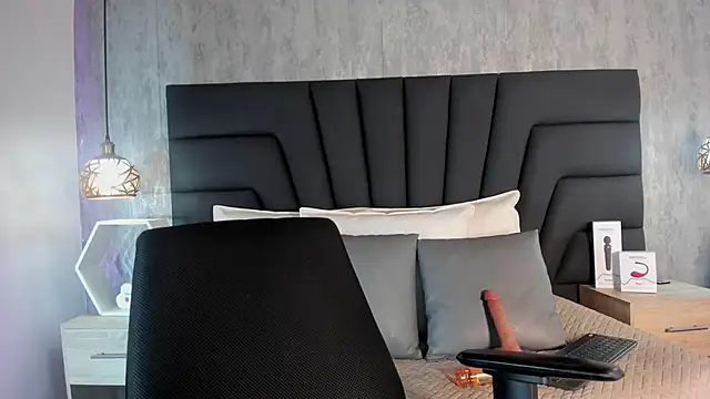 SARA STONE17 online show from 01.23.25