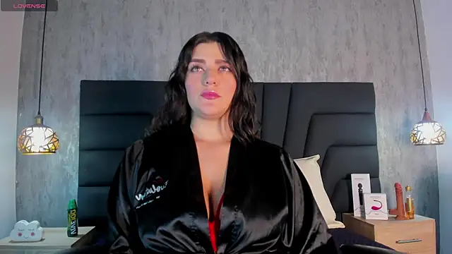 SARA STONE17 online show from 02.05.25