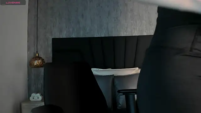 SARA STONE17 online show from 02.10.25