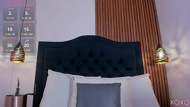 SARA STONE17 online show from 11.04.25