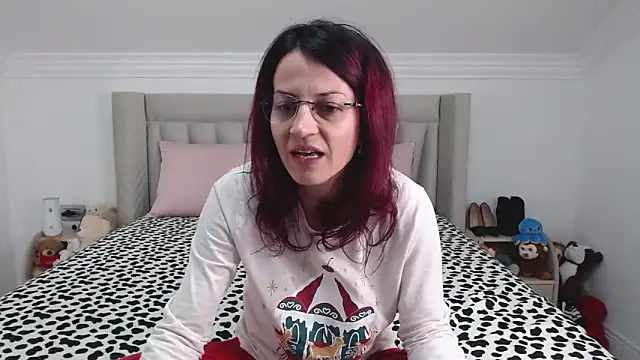 CatWoman0001 online show from 12.17.25