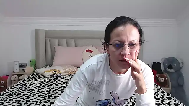 CatWoman0001 online show from 01.11.26