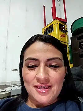 Snapshot of Linda_Lars chatting on 10.13.25 Linda Lars online show from 10.13.25