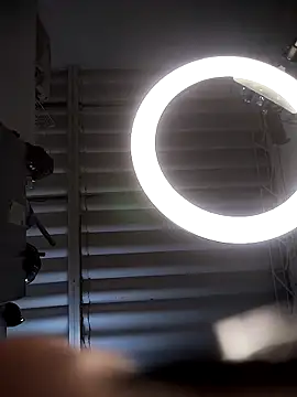 Snapshot of Linda_Lars chatting on 10.24.25 Linda Lars online show from 10.24.25