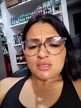 Snapshot of Linda_Lars chatting on 10.26.25 Linda Lars online show from 10.26.25