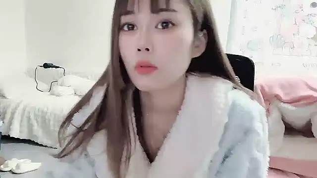 Snapshot of Jia-Xin- chatting on 12.29.24 Jia-Xin- online show from 12.29.24