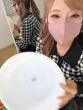 Snapshot of alice__1111 chatting on 10.26.25 alice 1111 online show from 10.26.25