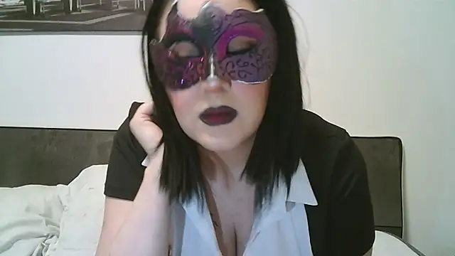 LaDamaNeraa online show from 10.20.25