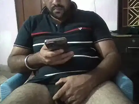 Snapshot of boyplay1000 chatting on 12.04.24 boyplay1000 online show from 12.04.24