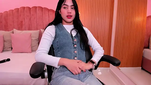 ariel jonees online show from 12.16.24