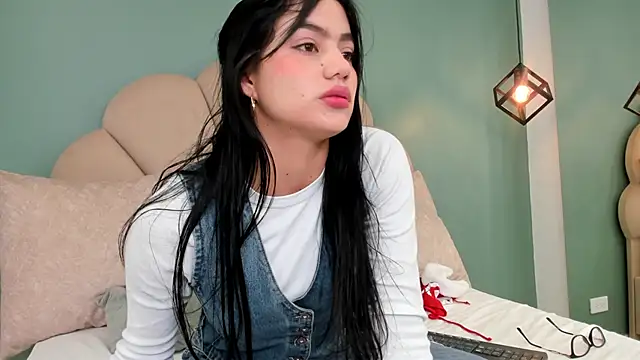 ariel jonees online show from 12.24.24