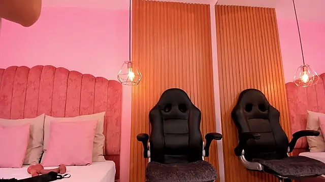 ariel jonees online show from 01.30.25