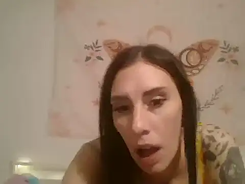 Snapshot of averietheangel chatting on 03.06.25 averietheangel online show from 03.06.25
