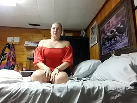 Snapshot of Ryan_and_Aurora chatting on 12.05.25 Ryan and Aurora online show from 12.05.25