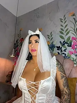 kiim taaylor online show from 10.14.25