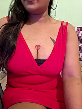 Snapshot of N-Natasha chatting on 09.26.25 N-Natasha online show from 09.26.25