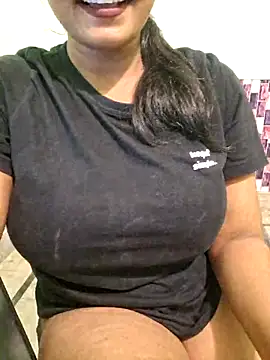 Snapshot of N-Natasha chatting on 09.27.25 N-Natasha online show from 09.27.25