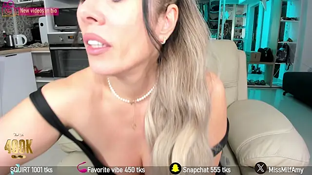 AmySuperHeroes online show from 01.10.25