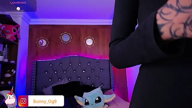 Snapshot of Bunny_O chatting on 01.11.25 Bunny O online show from 01.11.25