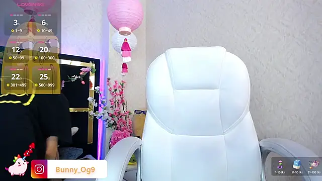 Snapshot of Bunny_O chatting on 03.22.25 Bunny O online show from 03.22.25