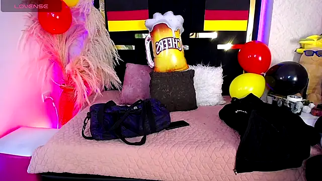 Snapshot of Bunny_O chatting on 09.17.25 Bunny O online show from 09.17.25