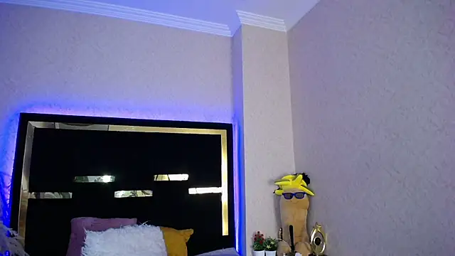 Snapshot of Bunny_O chatting on 10.04.25 Bunny O online show from 10.04.25