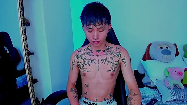 juniior 2311  online show from 11.13.25