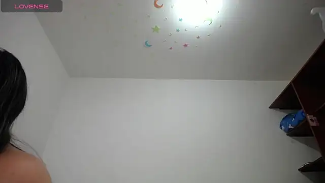 Snapshot of Laila_Laly chatting on 12.23.24 Laila Laly online show from 12.23.24