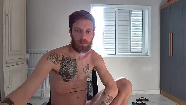 Snapshot of SkullTatto chatting on 04.21.26 SkullTatto online show from 04.21.26